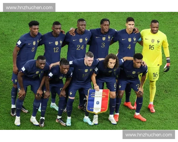 世界杯四强决赛激烈对决 谁将捧起最终的冠军奖杯揭晓历史新篇章